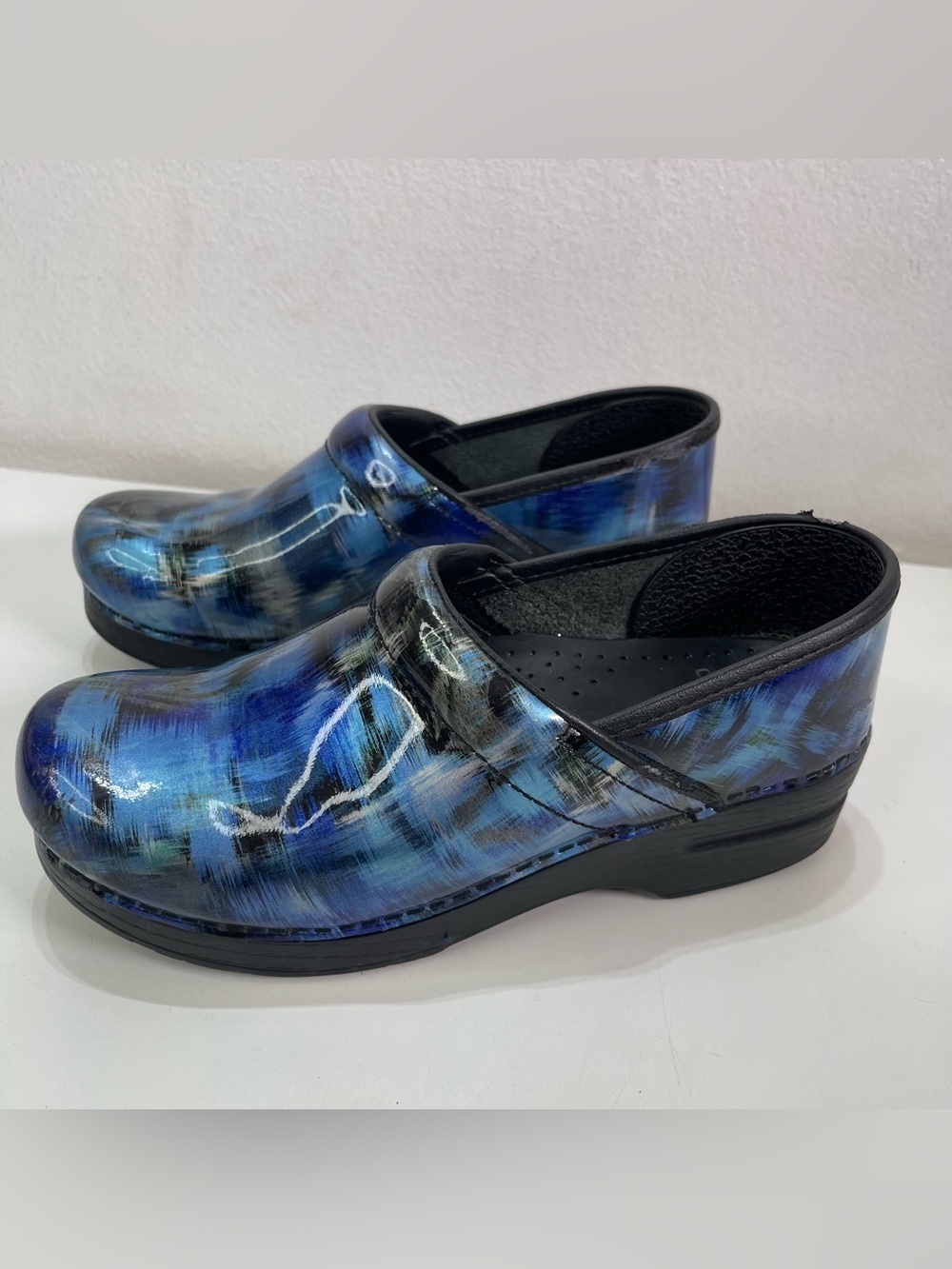 Dansko Professional Clogs Blue Brush Stroke Leather Patent  Women's 38 ( 7.5)